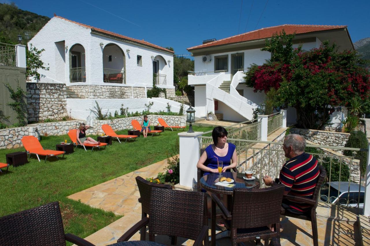 Makis Village-Apartments Agia Efimia Eksteriør bilde