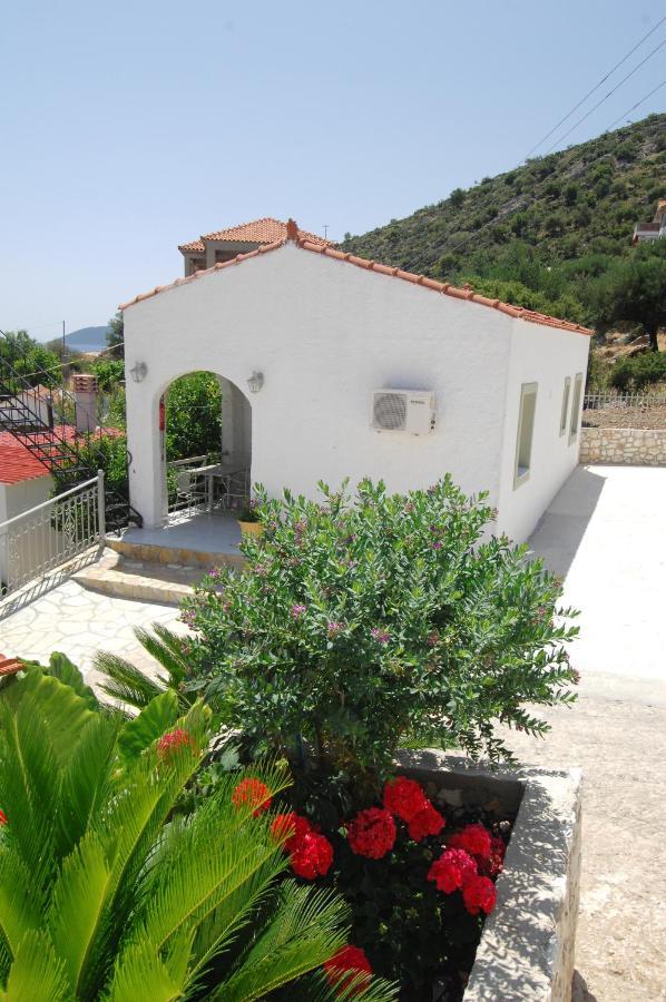 Makis Village-Apartments Agia Efimia Eksteriør bilde