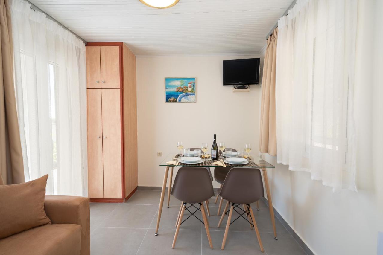 Makis Village-Apartments Agia Efimia Eksteriør bilde