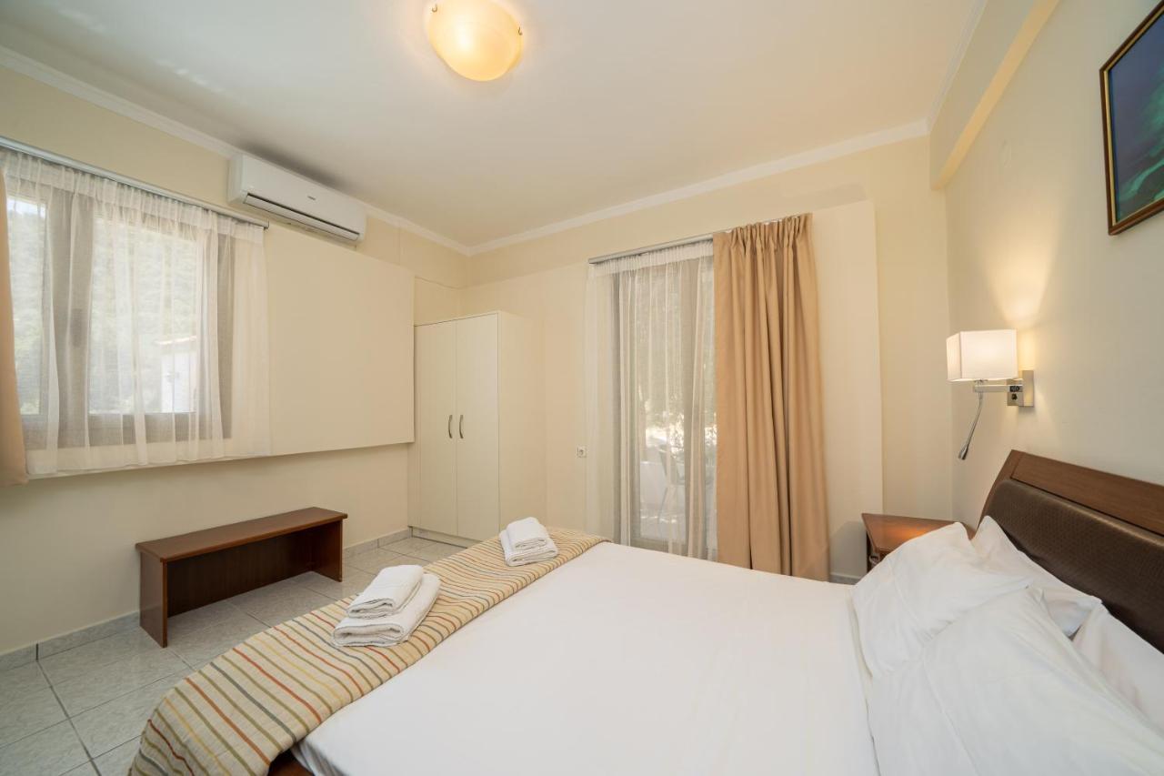Makis Village-Apartments Agia Efimia Eksteriør bilde
