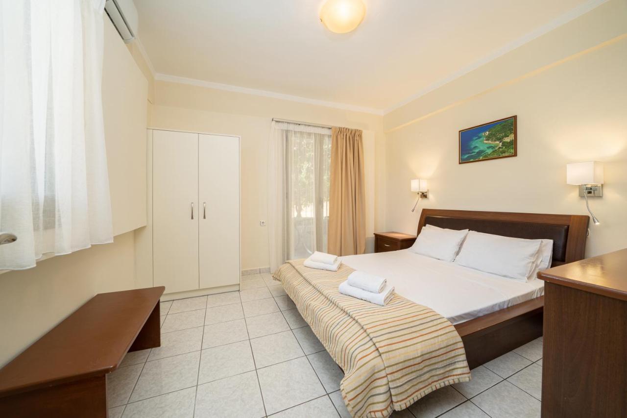 Makis Village-Apartments Agia Efimia Eksteriør bilde