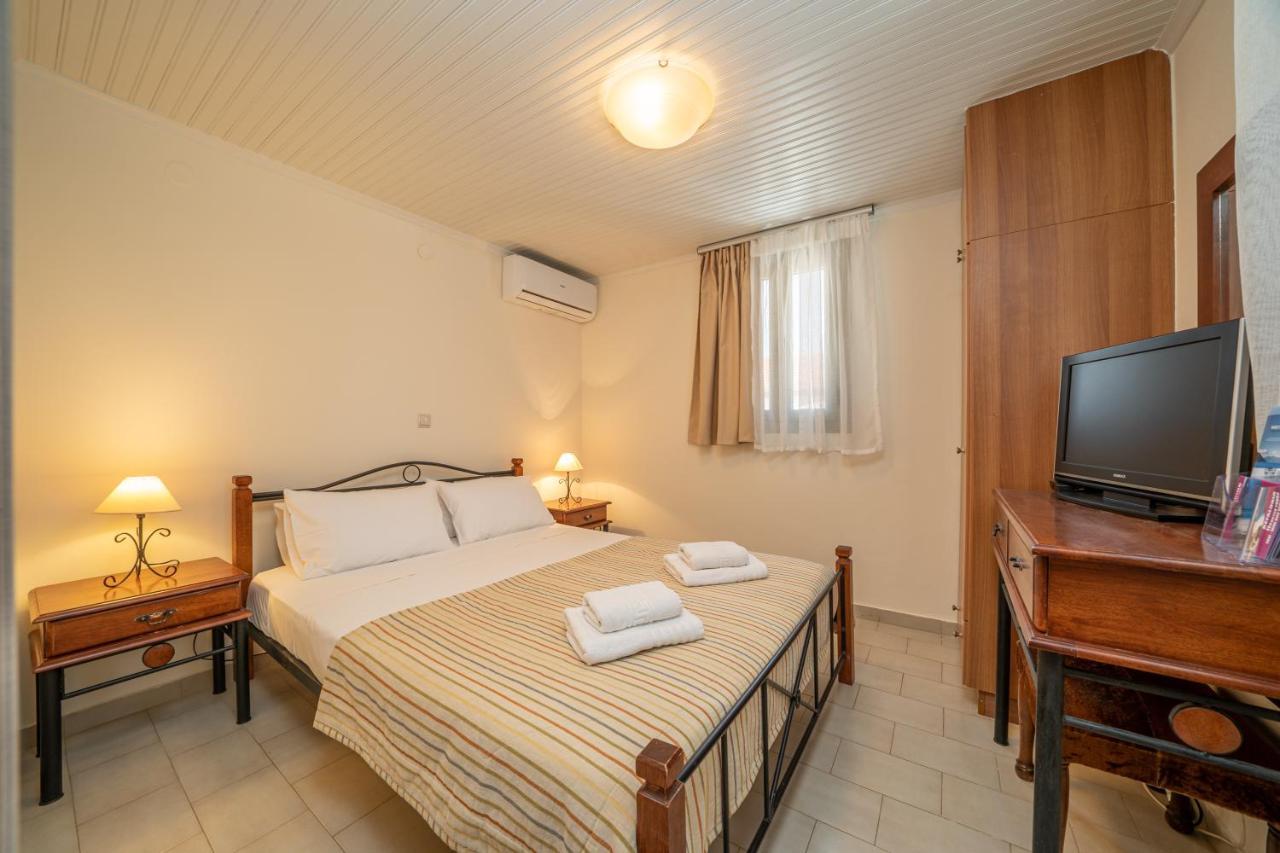 Makis Village-Apartments Agia Efimia Eksteriør bilde