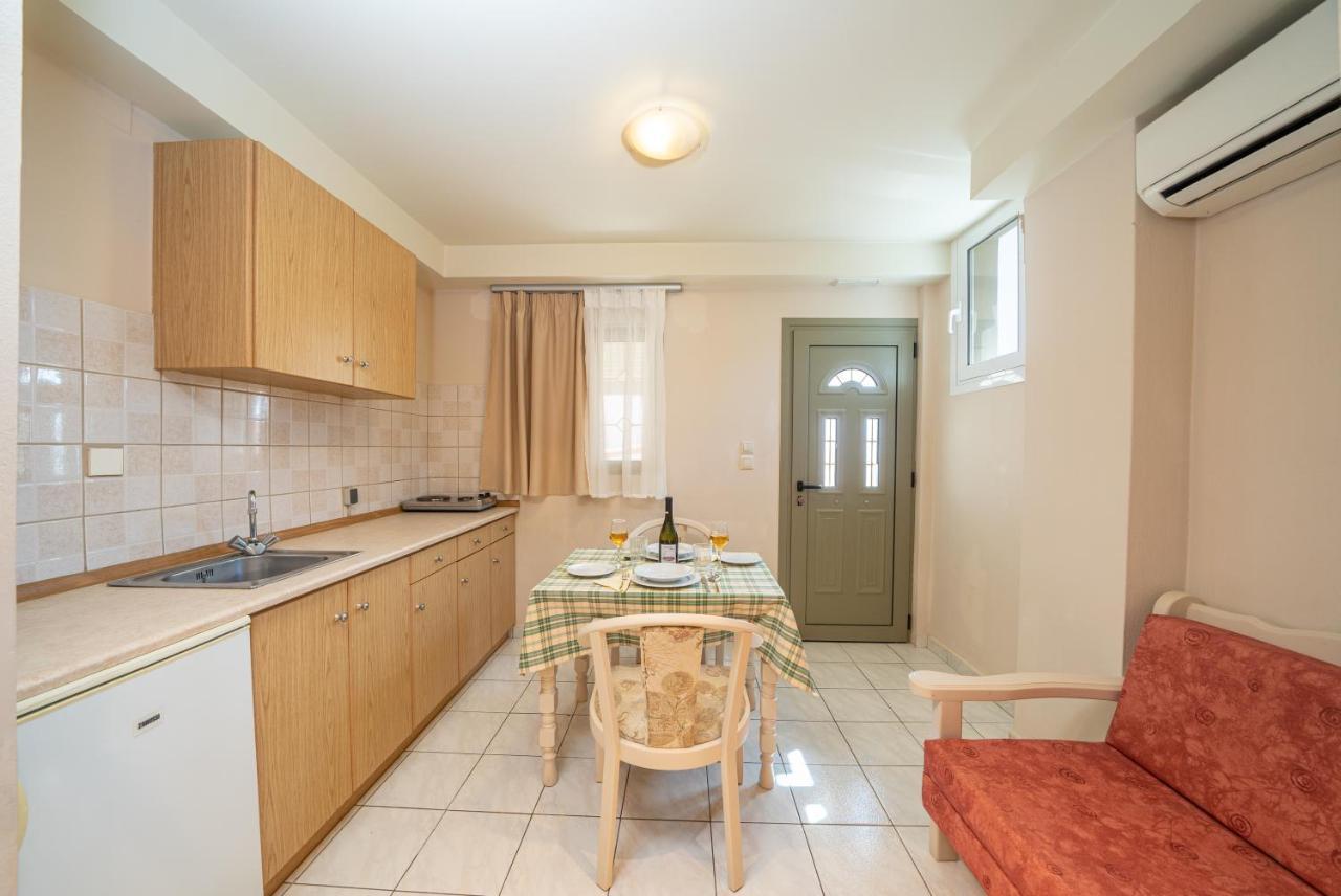 Makis Village-Apartments Agia Efimia Eksteriør bilde