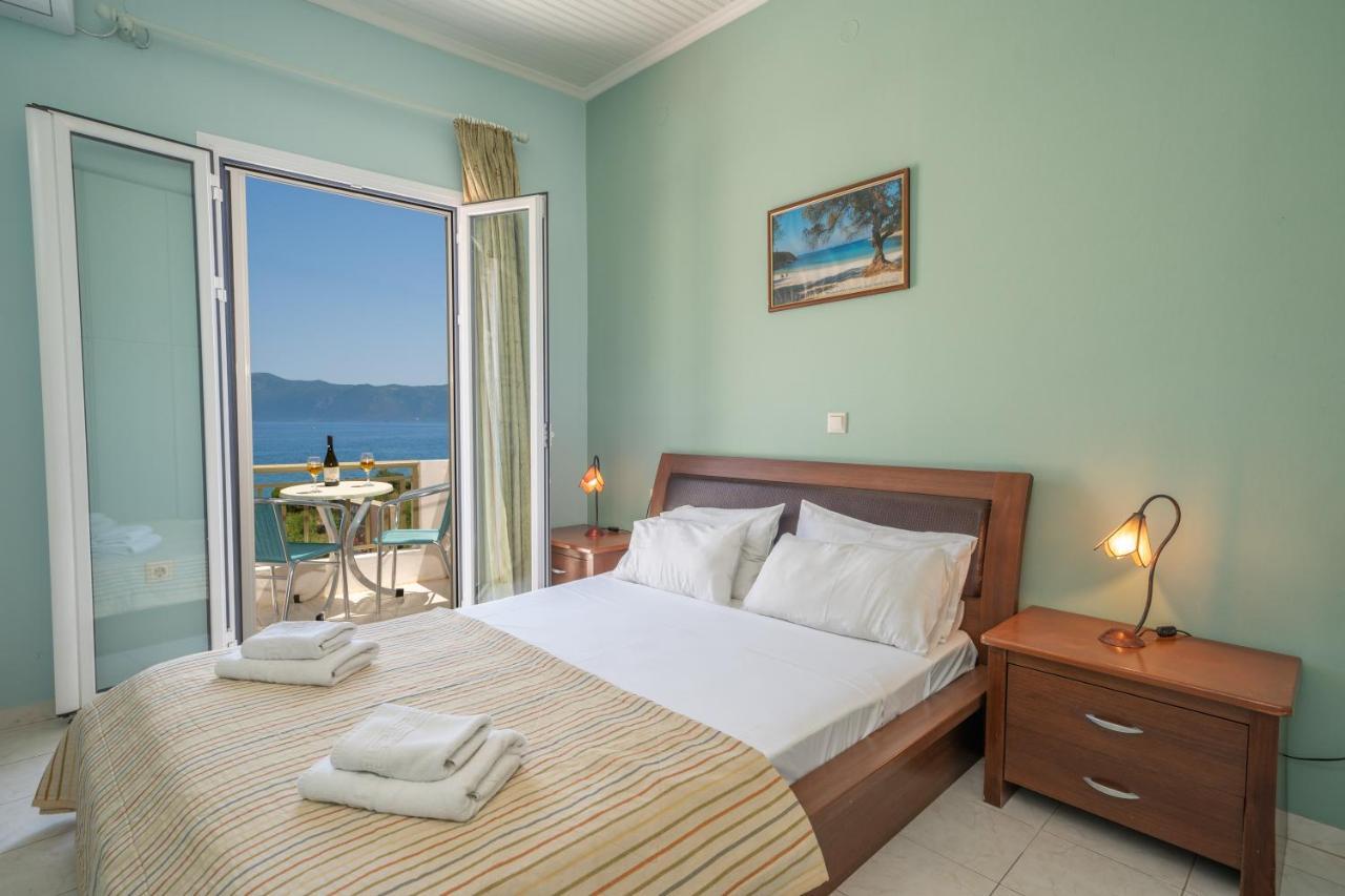 Makis Village-Apartments Agia Efimia Eksteriør bilde