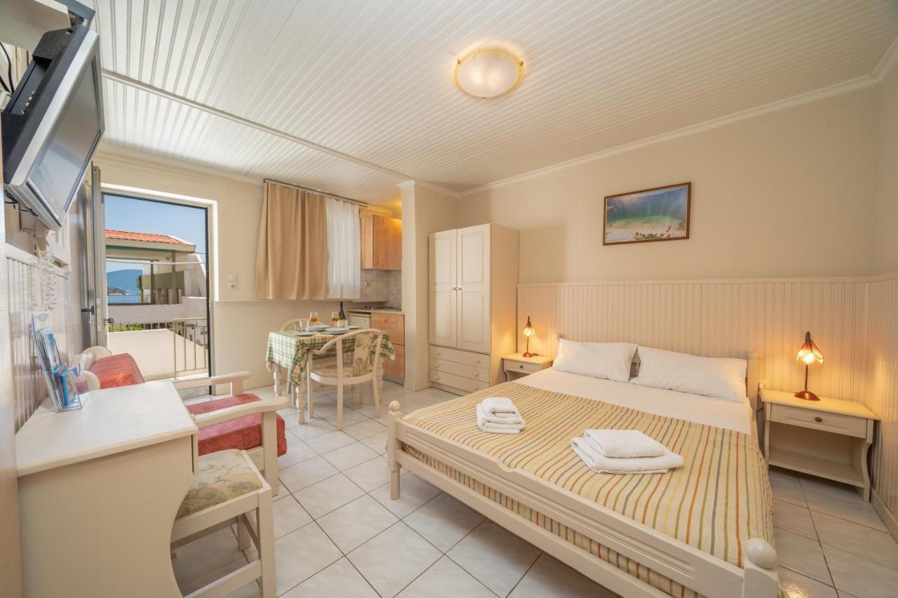 Makis Village-Apartments Agia Efimia Eksteriør bilde