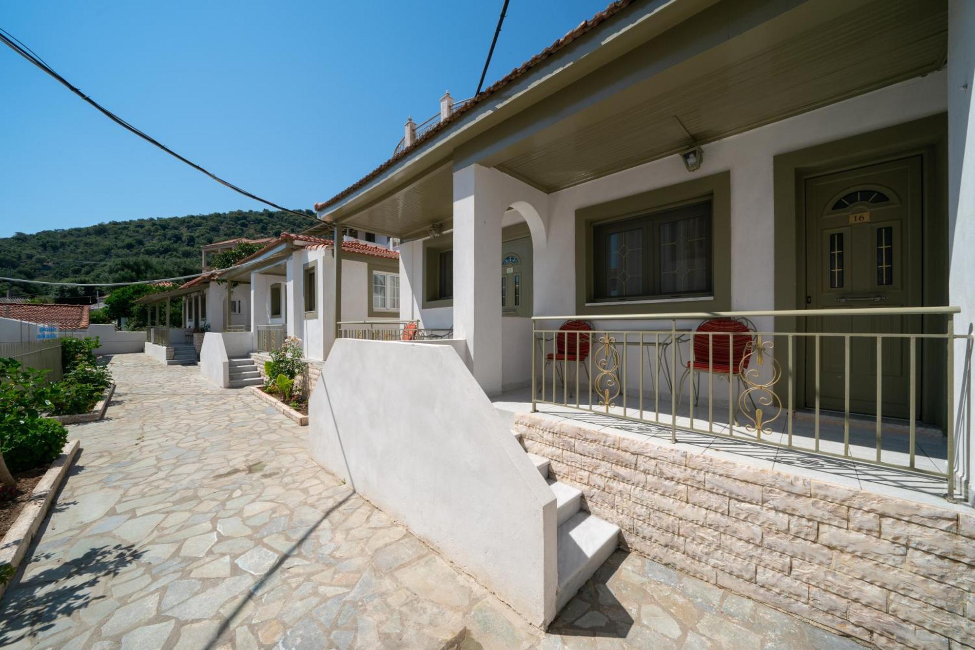 Makis Village-Apartments Agia Efimia Eksteriør bilde
